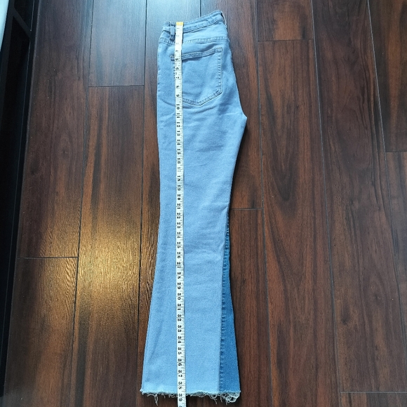 Forever 21 Flare Jeans with raw hem, Women Size 25 - Picture 2 of 16